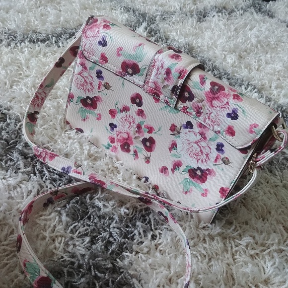 Mossimo | Floral Crossbody Bag - Picture 7 of 7